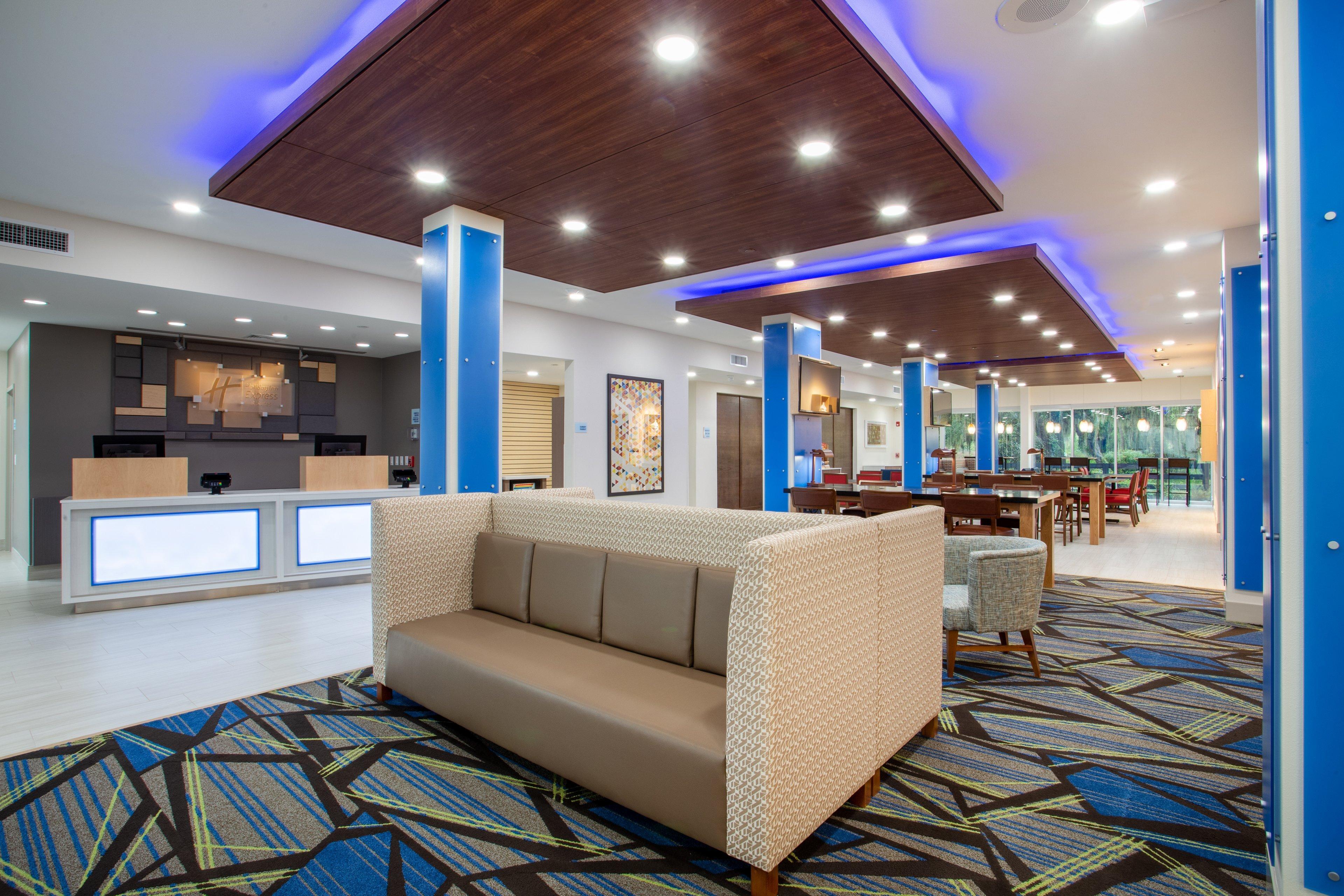 Holiday Inn Express & Suites - Deland South By Ihg Exterior foto